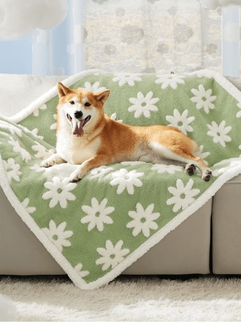 Lesure Green Sherpa Pet Blanket with White Daisies Size: Medium (30”x 40”) - Picture 13 of 15